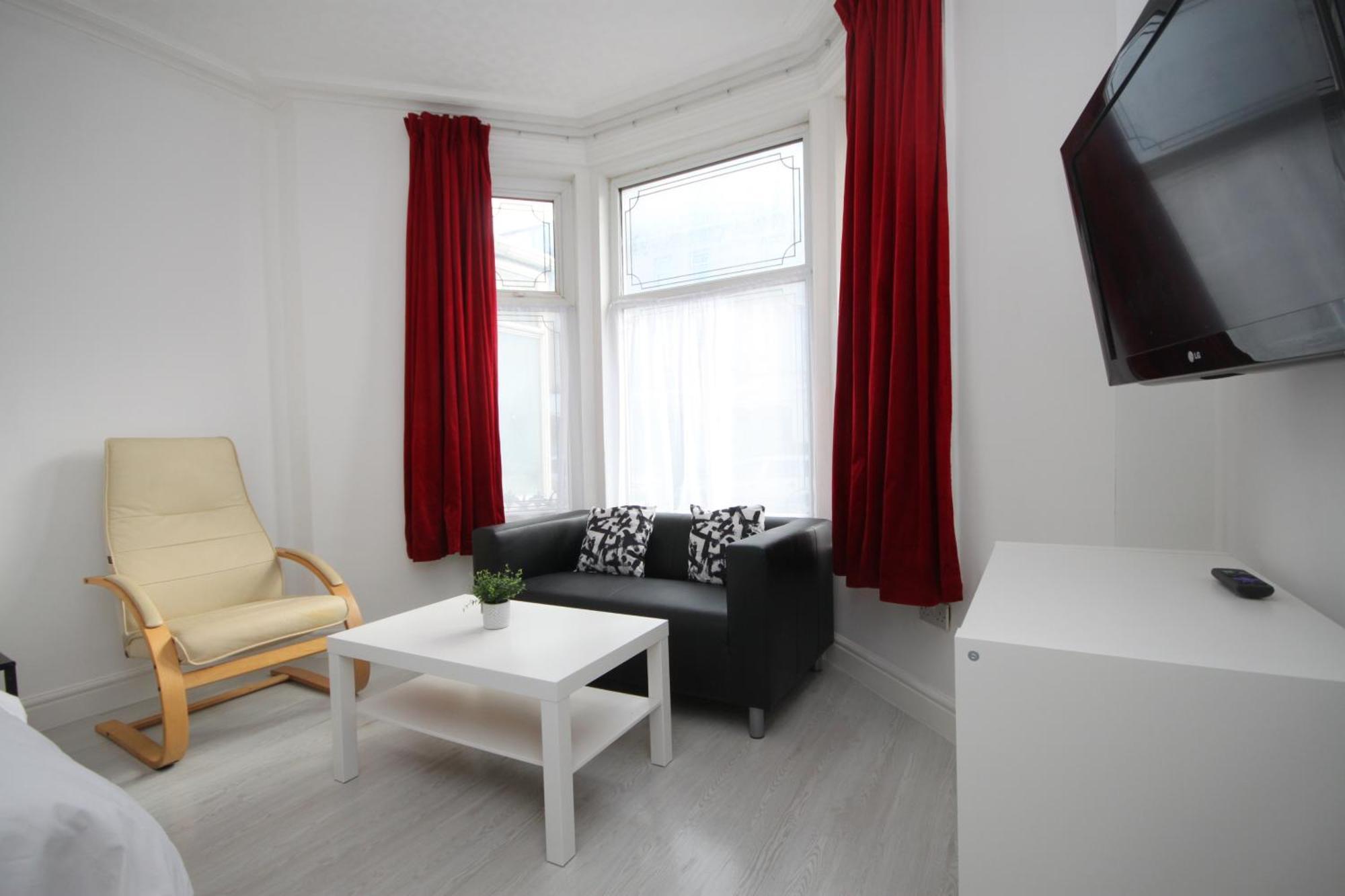 Barton Beachside Apartments - Free Parking, Modern Chic, Central Beach Location, Some Sea Views - Families Couples Or Over 23 Years Blackpool Kültér fotó